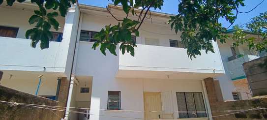 3 Bed Townhouse with En Suite at South B Estate. image 4