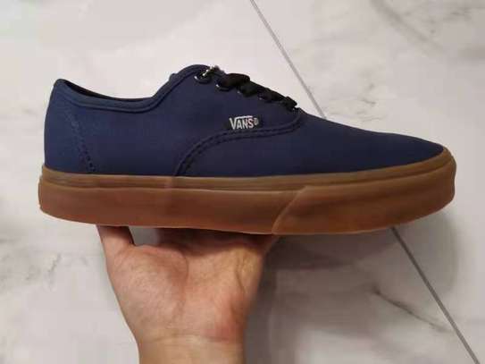 Navy blue vans with gum sole clearance