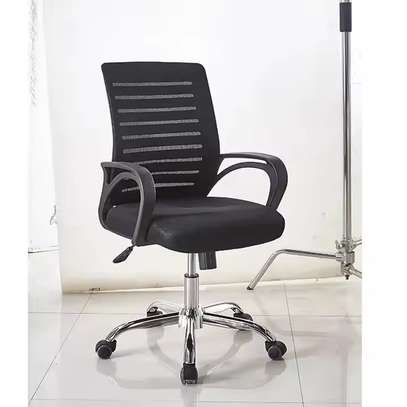 Affordable Mesh Fabric Office Chair –Mid-Back Task Chair image 2