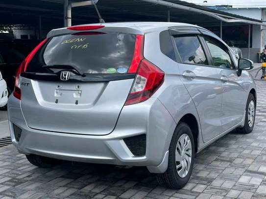 NEW KDM HONDA FIT (MKOPO/HIRE PURCHASE ACCEPTED) image 5