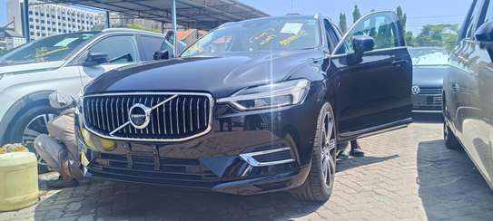 Volvo Xc60 T8 black 2019 image 2