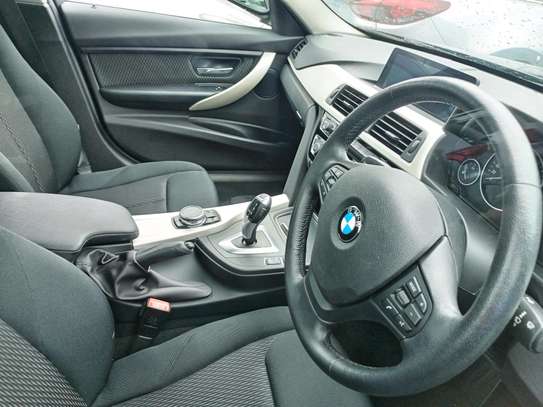 BMW 320I car image 7