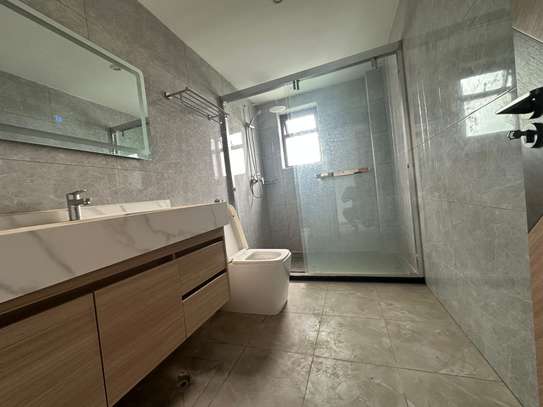 3 Bed Apartment with En Suite at Riverside image 10