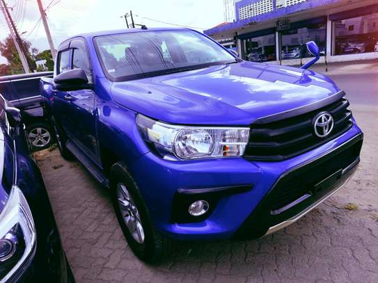 Toyota Hilux double cabin blue 2018 Diesel image 8