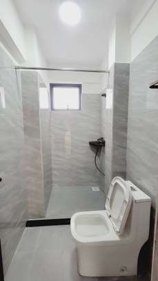 2 Bed Apartment with En Suite in Kilimani image 5