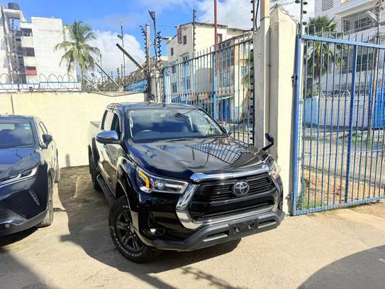 Toyota hilux 2021 image 2