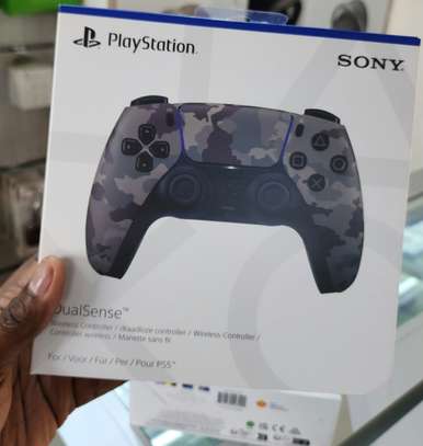 Playstation 5 controllers image 2