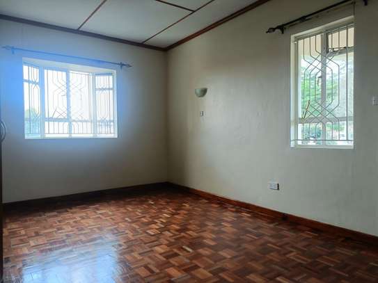 6 Bed House with En Suite in Runda image 5