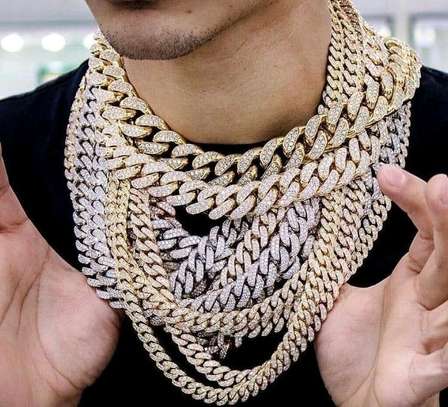 Iced Cuban Link Miami Chains ⛓️
Ksh.1999 image 1
