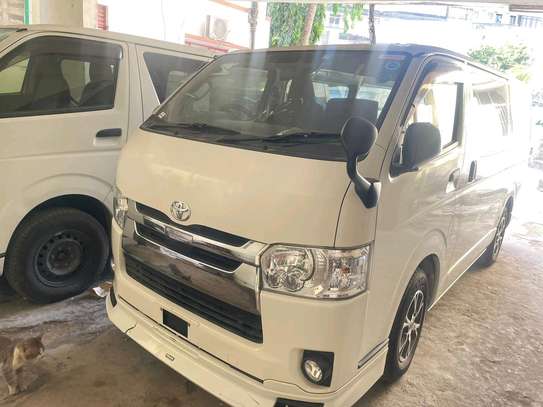 TOYOTA HIACE 7L 2019MODEL AUTO DIESEL image 1