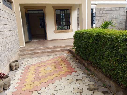Lovely 4 BR House plus Sqs in Ongata Rongai image 9