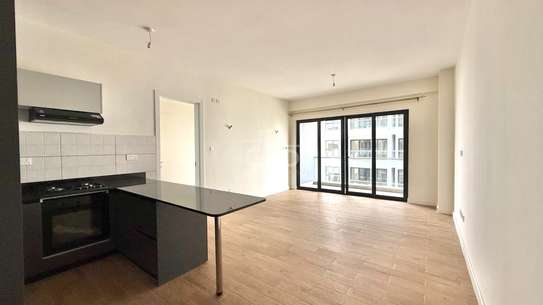 1 Bed Apartment with En Suite in Valley Arcade image 1