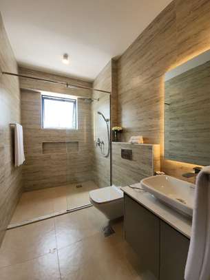 2 Bed Apartment with En Suite in Riverside image 15