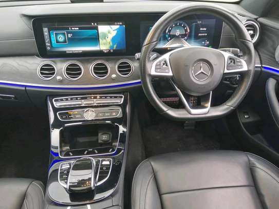 Mercedes Benz E200 image 6