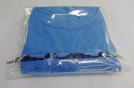 LAMINATED SURGICAL GOWNS FOR SALE.NAIROBI,KENYA image 2