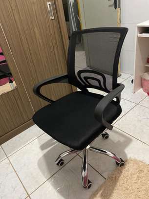 Venus Low Back Mesh Clerical Chair image 1