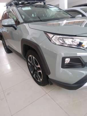 TOYOTA RAV4 image 3