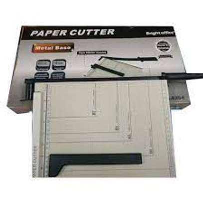 Paper cutter. image 1