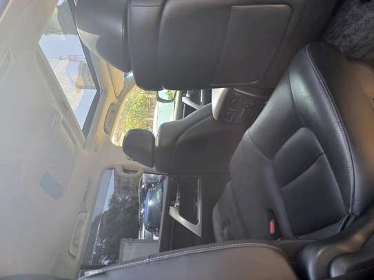 TOYOTA LANDCRUISER V8 ZX  WITH SUNROOF. image 8