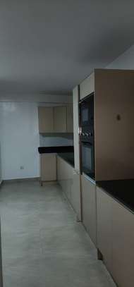 4 Bed Apartment with En Suite in Riverside image 14