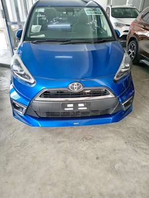 Toyota sienta blue 🔵 image 1