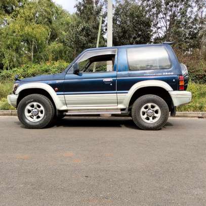 3 DOOR MITUBISHI PAJERO image 11