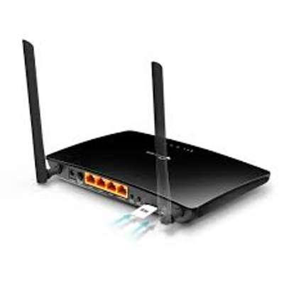 TP LINK TL-MR6400 300 Mbps Wireless N4GLTE Simcard Router image 3