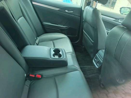 Honda civic2018 image 9