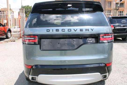 2017 Land Rover Discovery image 9