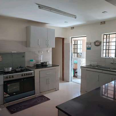 4-bedroom modern bungalow image 2