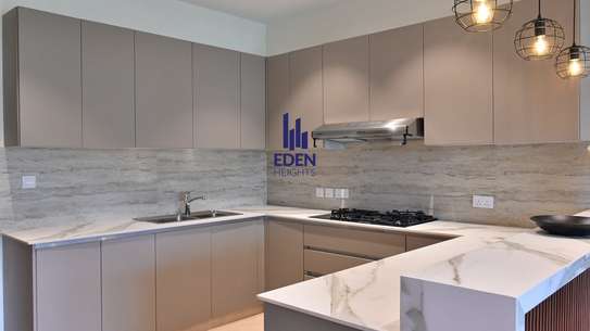 3 Bed Apartment with En Suite in Riverside image 18