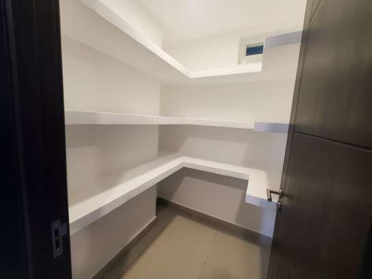 5 Bed Apartment with En Suite in General Mathenge image 13