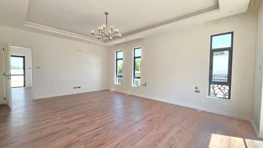 5 Bed Townhouse with En Suite at Lavington image 6