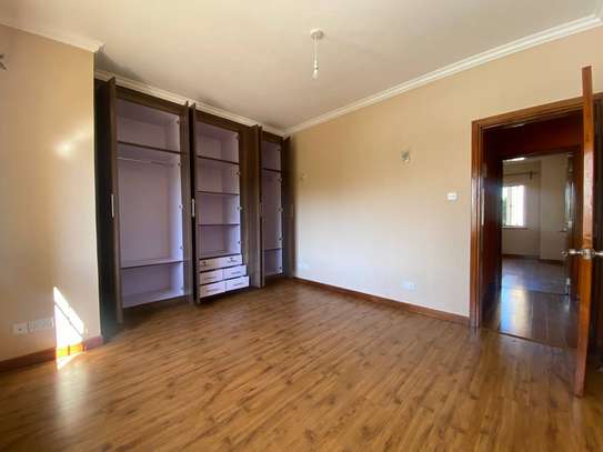 2 Bed Apartment with En Suite in Kilimani image 2