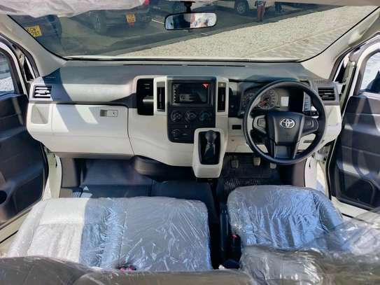 Toyota Hiace 9l manual diesel 2019 New shape image 5