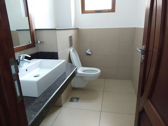 3 Bed Apartment with En Suite in Nyali Area image 8