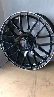 Size 19 Staggered rim image 1