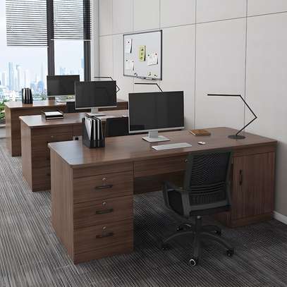 Office Desk: Modern 1.4m Executive Desk with Drawers image 2