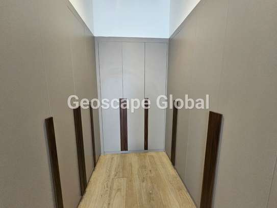 Furnished 3 Bed Apartment with En Suite in Rosslyn image 5