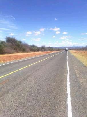 70 acres along Makindu-Wote Rd Makueni County image 1