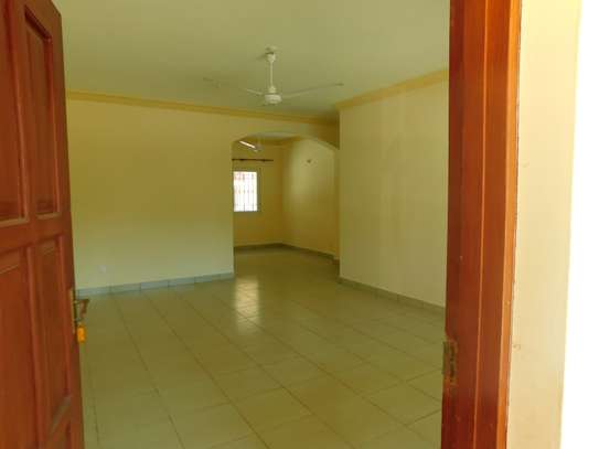 3 Bed Apartment with Balcony in Nyali Area image 11
