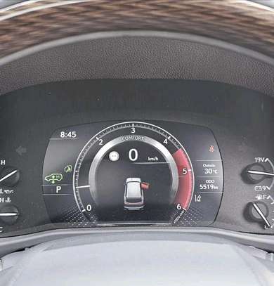 Lexus LX500d 2024 White image 7