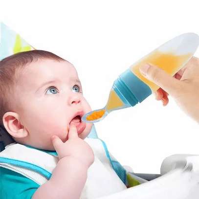 Baby silicone squeezing feeding image 1