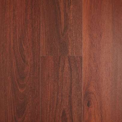 18mm Solid Wood Laminate Flooring. image 1