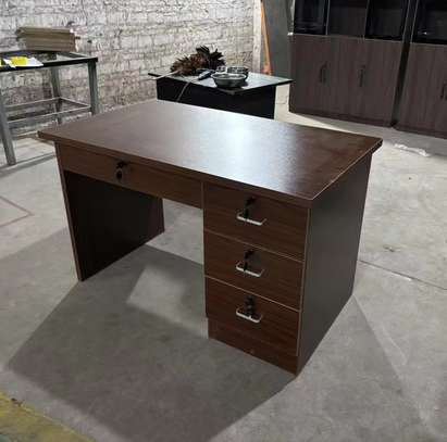 Modern Wooden 1.4m Lockable Computer Office Desk image 12
