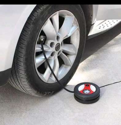 Portable mini car tyre inflator image 3