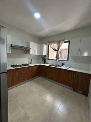 3 Bed Apartment with En Suite at Rose Avenue image 8