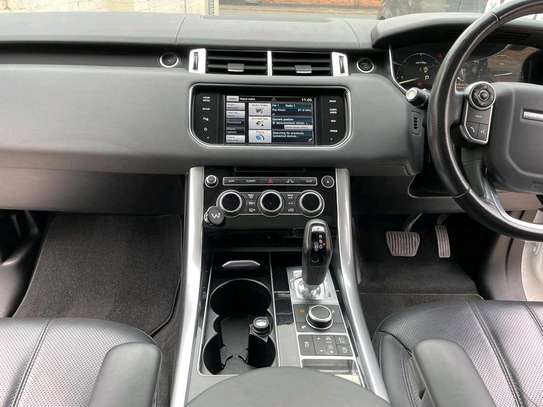 Range Rover Sport 3.0L Diesel SDV6 Year 2015 White image 5