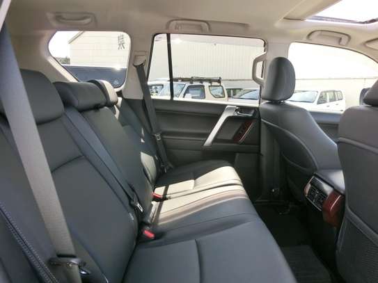 2015 Toyota Land Cruiser Prado black with leather sunroof image 6
