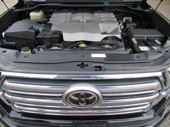 2016 MODEL,BLACK TOYOTA LANDCRUISER ,4600CC PETROL ENGINE image 9